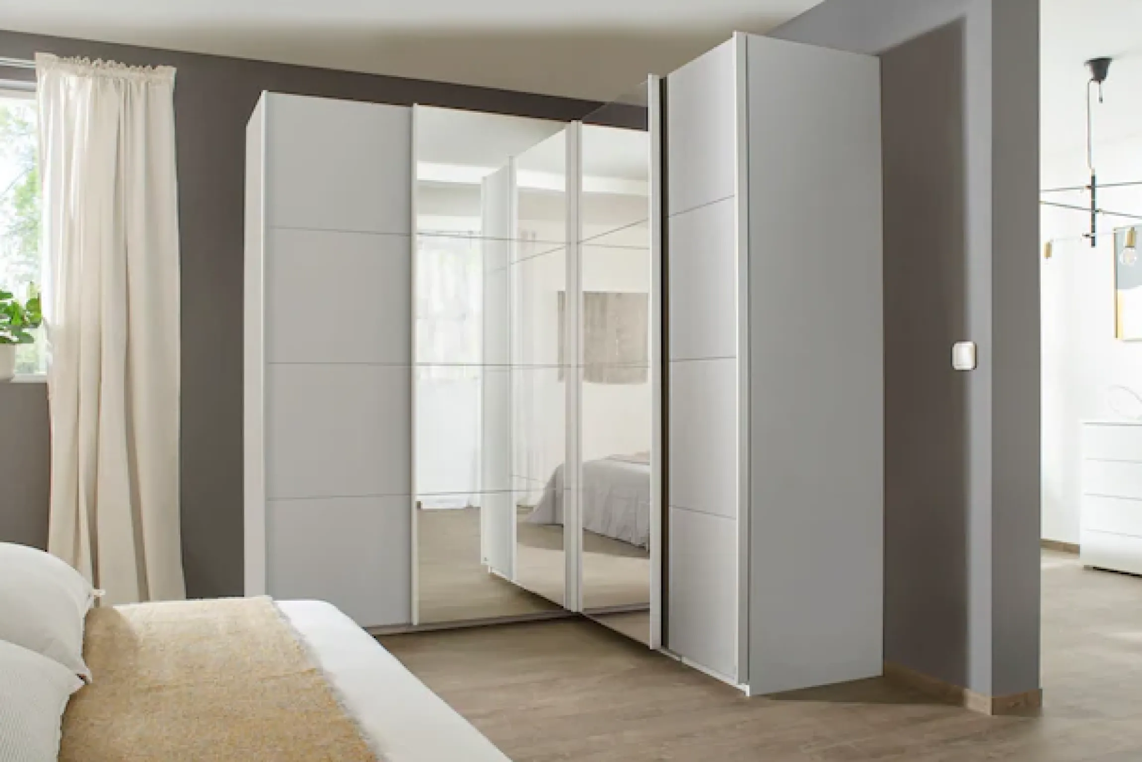 rauch Schwebetürenschrank »Schrank Garderobe Eckkleiderschrank QUADRA Front in Dekor/Hochglanz« in den Höhen 210/229 cm, inkl. Soft-Close-Funktion,großer Eckschrank mit viel Stauraum, Maß 181x187 cm MADE IN GERMANY