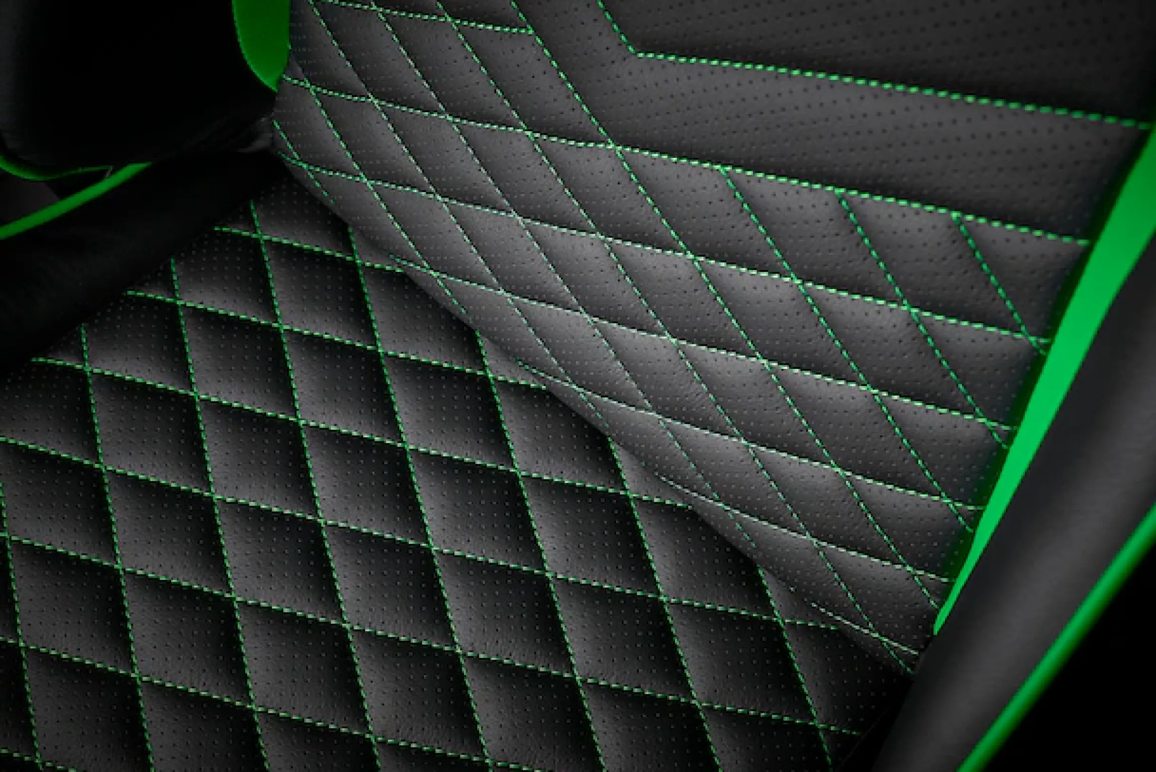 RAZER Gaming-Stuhl »Tarok Pro by Zen, PU Kunstleder« () 3D-Armlehnen, Lendenkissen und Kopfkissen, bis 130kg