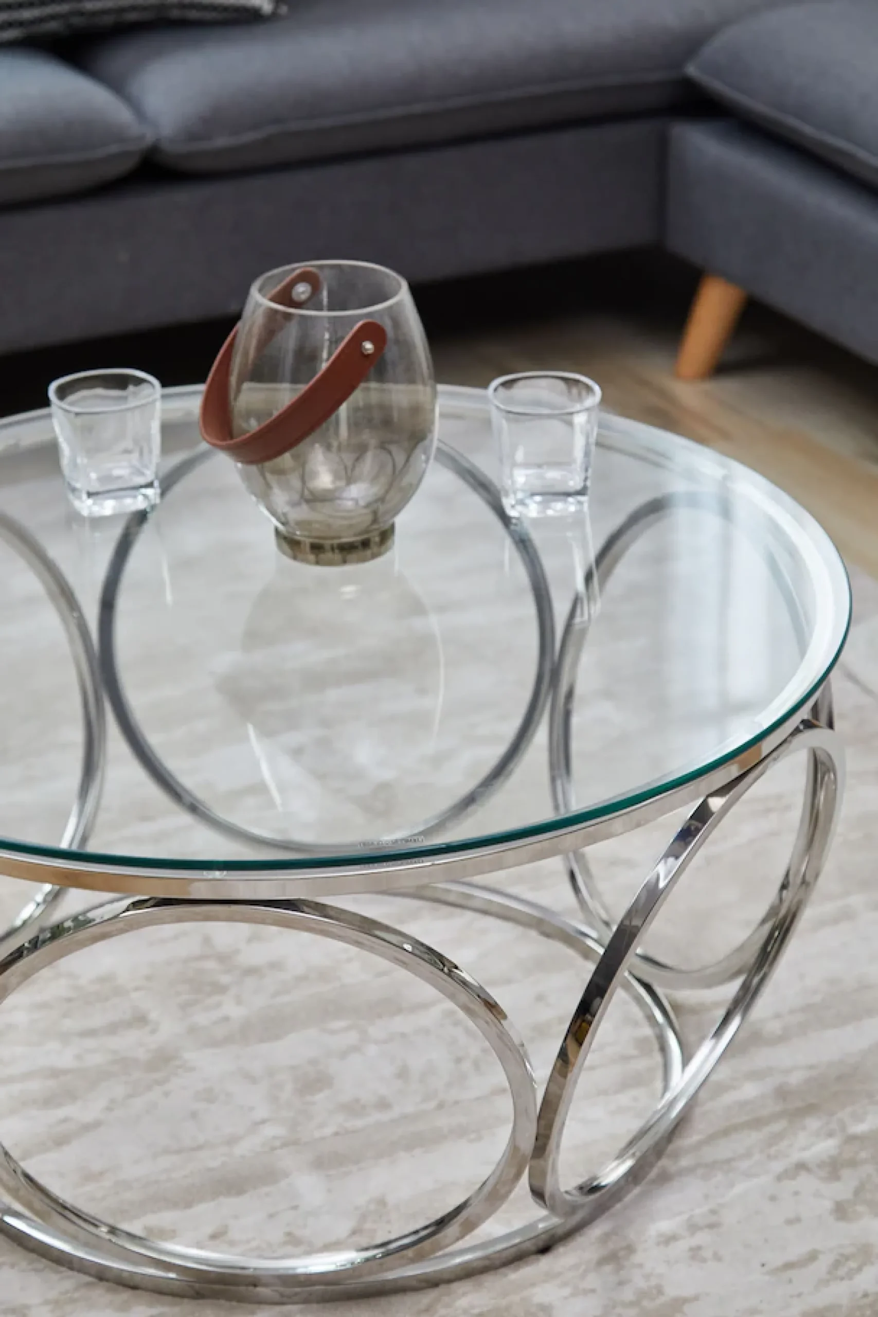SalesFever Couchtisch »Couchtisch im eleganten Stil« mit Design-Gestell aus Stainless Steel
