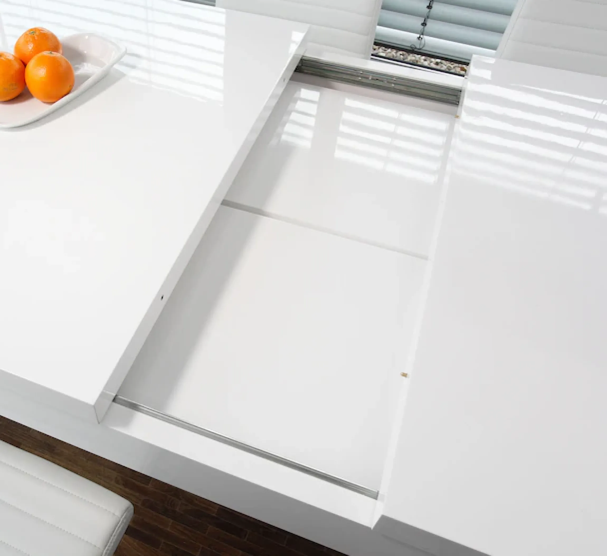 SalesFever Esstisch »Odense - Design Tisch für stilvolle Mahlzeiten« Mit praktischen Ansteckplatten erweiterbar