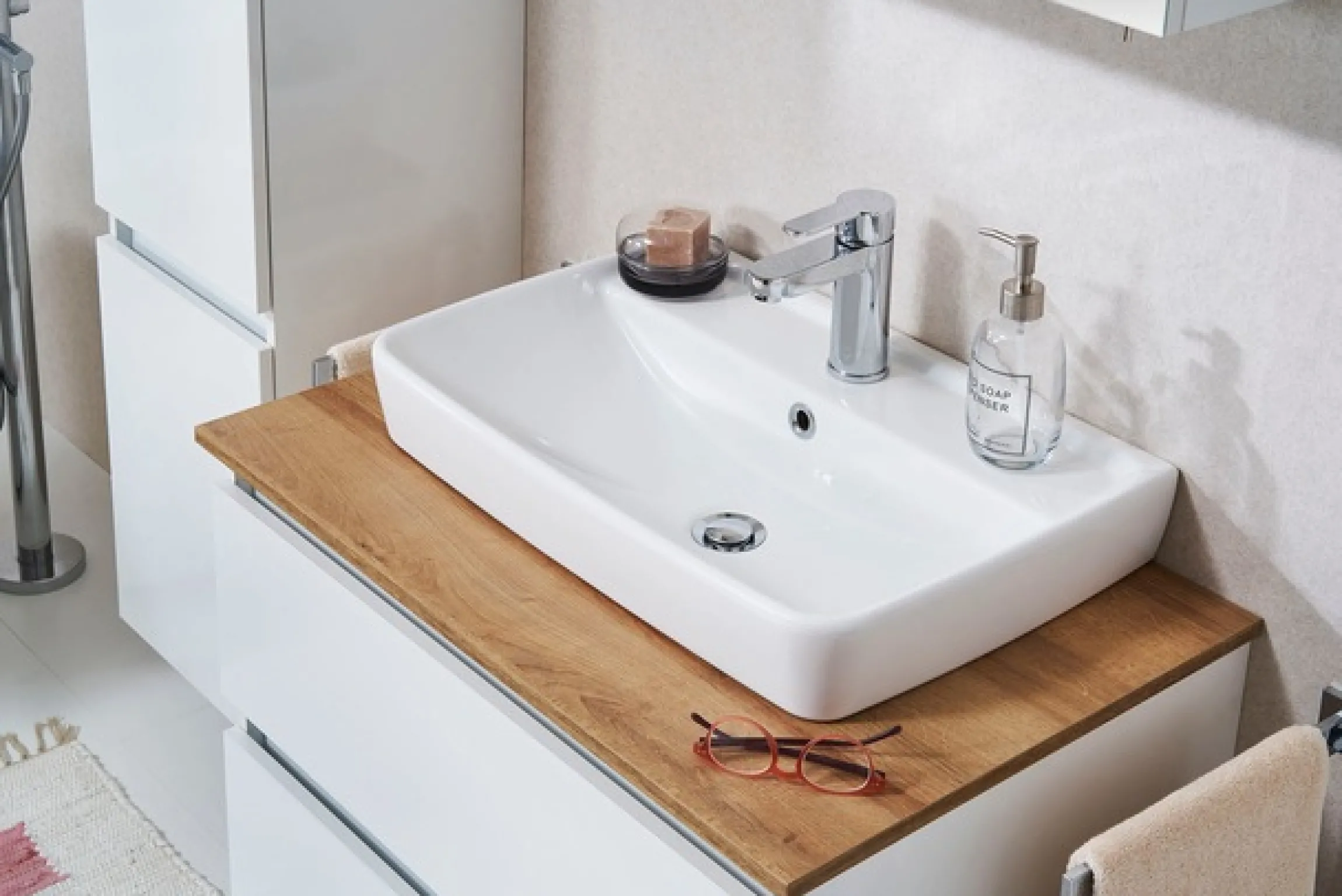 Saphir Waschtisch »Quickset 360 Waschplatz mit Keramik-Aufsatzbecken, wandhängend« Waschtischplatte, 78 cm breit, Weiß Glanz, 2 Schubladen