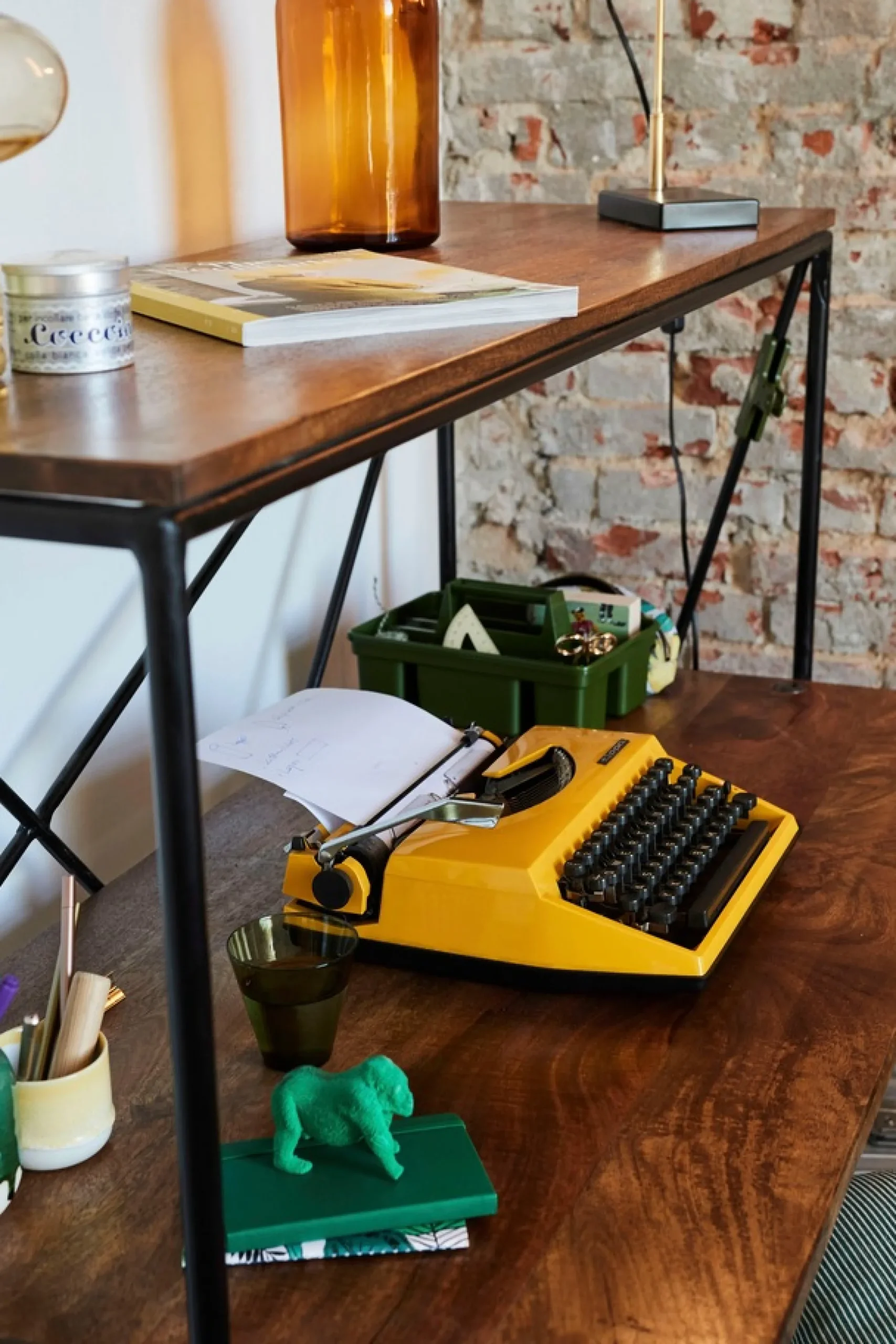 SIT Sekretär »T-NEST SHELF OFFICE LOW aus Mangoholz mit Metallgestell« Kompakter Sekretär mit Regal im minimalistischen Industrial-Design