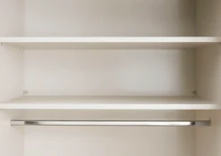STAUD Schwebetürenschrank »Includo, Made in Germany« Mit Spiegeltüre und vier verschiedenen Ausstattungsvarianten