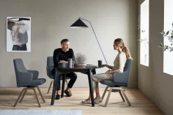 Stressless® Polsterstuhl »Laurel« () Low Back mit Armlehne, Größe L, mit schräggestellten Beinen in Schwarz