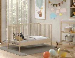 Vipack Babybett »Dino 70/140 mit 3-fach verstellb. Lattenrost, inkl. 3 Schlupfsprossen« aus massiver Buche, umbaubar zum Juniorbett, wahlweise in 3 Farben