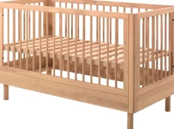 Vipack Babybett »hochwertig, stabil gebaut, Made in Europe, Oberfläche geölt lt. EN71-3« 70/140 cm, mit Schlupfsprossen und Lattenrost, höhenverstellbar