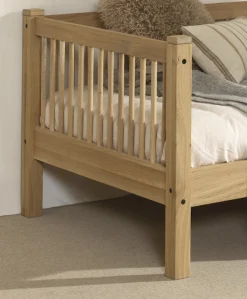 Vipack Einzelbett »Forrest 90/200 aus massiver Eiche, Oberfläche geölt, stabil gebaut« B/H/T ca. 207,5x68x97,5cm, inkl. Massivholz Rolllattenrost,aus massiver Eiche geölt, LF 90x200 cm, wahlweise mit Bettschublade