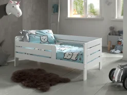 Vipack Kinderbett »Junior, Kiefermassiv mit umlaufendem Absturzschutz und Rolllattenrost« B/H/T ca. 143,6x56x70cm, mit niedrigem Betteinstieg,wahlweise in 2 Farben, mit oder ohne Schublade
