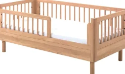Vipack Kinderbett »stabil und hochwertig gebaut, Kanten gerundet, mit Rausfallschutz« 70/140 cm, inkl. Lattenrost, aus massiver Eiche natur geölt