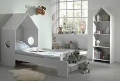 Vipack Kinderregal »Casami, Regalschrank mit 3 Böden und viel Stauraum« B/H/T ca. 57,6x171,3x37cm, universell einsetzbar, TOP modern,aus hochwertigem MDF, weiß lackiert