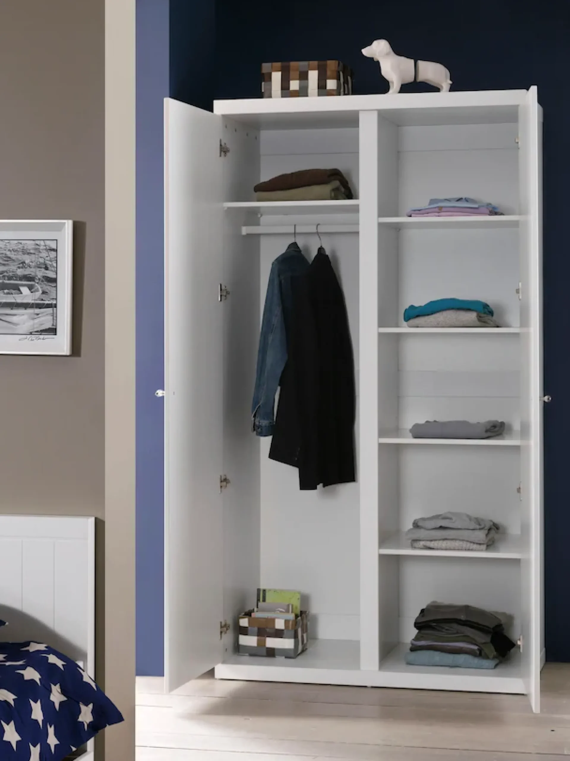 Vipack Kleiderschrank Made in Europe,Kleiderschrank mit 2 Türen, Hängemöglichkeit und Wäschefächern