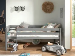 Vipack Spielbett »Pino, Kiefer massiv, Liegefläche 90/200, Made in Europe« inkl. Leiter, Absturzschutz, 2 Farben zur Auswahl,inkl. Rolllattenrost, wahlweise mit oder ohne Rutsche