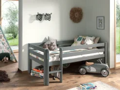 Vipack Spielbett »Pino, Kiefer massiv, Liegefläche 90/200, Made in Europe« inkl. Leiter, Absturzschutz, 2 Farben zur Auswahl,inkl. Rolllattenrost, wahlweise mit oder ohne Rutsche