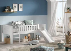 Vipack Spielbett »Scott mit niedriger Einstiegshöhe inkl. Leiter, Rutsche und Rollnrost« in Kiefer massiv, weiß 90x200 cm, wahlweise ohne und mit Rollboxen
