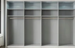 WIEMANN Schwebetürenschrank »Shanghai, Made in Germany,« mit praktischer Panorama-Tür und edler Glasfront, lautlos gleitend