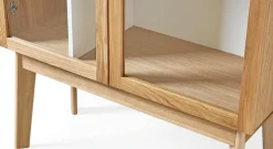 Woodman Bücherregal »Hilla« Breite 88 cm, Türen mit Glaseinsätzen, Holzfurnier aus Eiche, FSC®