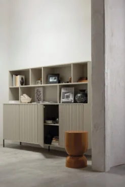 WOOOD Buffet »Gravu« New Gravure Hängeschrank, FSC-Kiefer bietet Stauraum und Präsentation