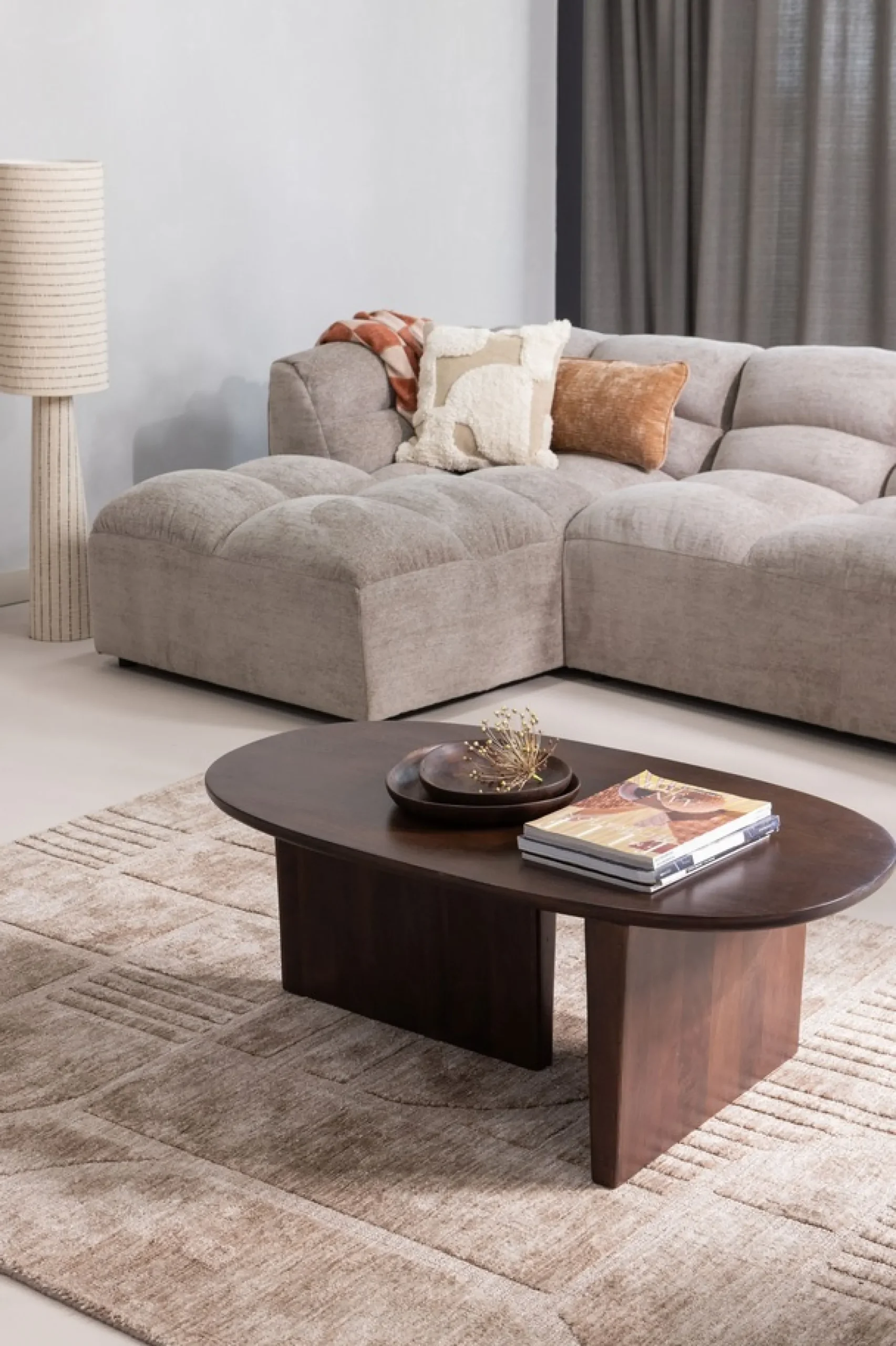 WOOOD Couchtisch »Seam mit Massivmangoholz und organischem Beindesign 110x60x40 cm« Tischblattdicke 2,5 cm, konische Beine von 7 cm, Tragkraft 40 kg