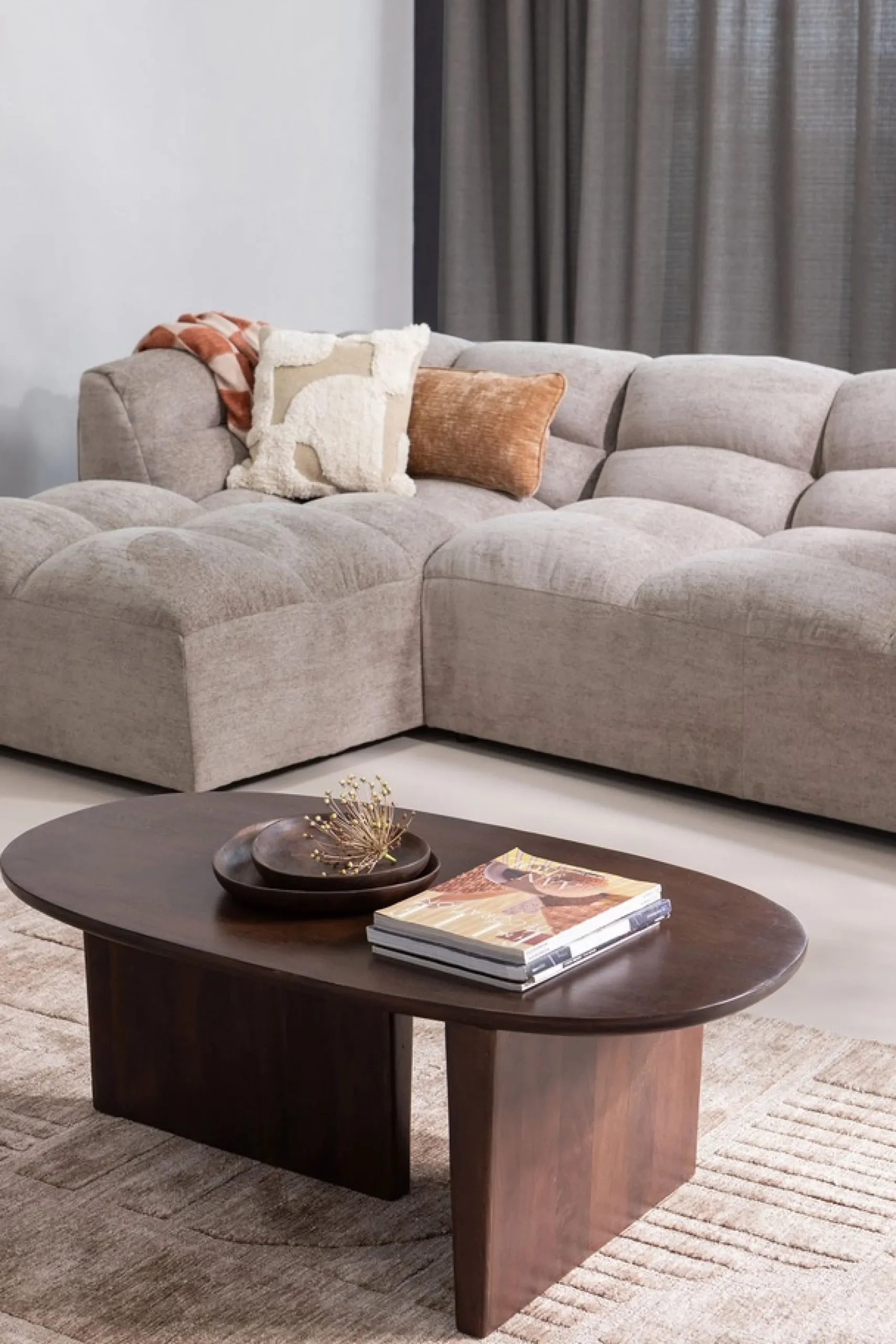 WOOOD Couchtisch »Seam mit Massivmangoholz und organischem Beindesign 110x60x40 cm« Tischblattdicke 2,5 cm, konische Beine von 7 cm, Tragkraft 40 kg