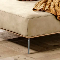 W.SCHILLIG Ecksofa »run, Designsofa mit tollem Sitzkomfort, bequem, L-Form« mit elegantem Holzsockel, Füße in Silber matt, Breite 319 cm